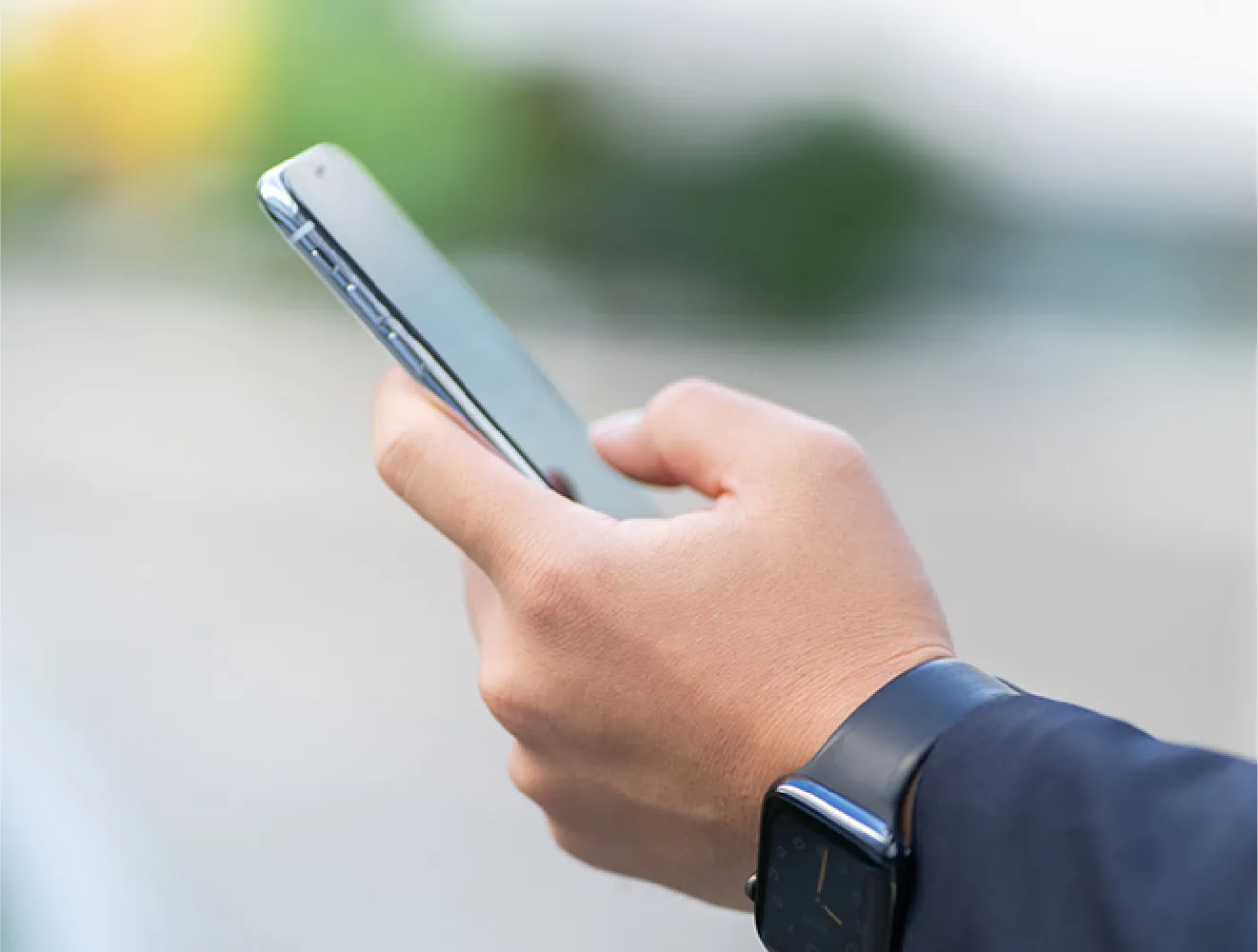 現場負担ゼロの「スマホ更新システム」